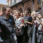 La candidata de Barcelona en Común, Ada Colau (c), y el secretario general de Podemos, Pablo Iglesias (2i), participan actora Primavera Democrática Organizado por Barcelona en Común, este domingo en Barcelona .