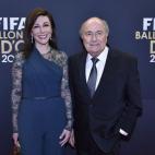 Joseph Blatter y Linda Barras, de cerca
