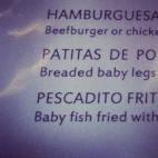 "Breaded baby legs" significa, literalmente, filete empanado de piernas de bebé... Via Frekky @ Flickr.