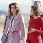 Bienvenida de los reyes a Abdalá y Rania de Jordania a su llegada al aeropuerto de Madrid.