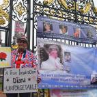Los homenajes a Diana en el palacio de Kensington, el 30 de agosto de 2017.