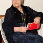 Nombre de nacimiento: Doris May Tayler

Fecha y lugar de nacimiento y muerte: Kermanshah (Irán), 22 de octubre de 1919 − Londres (Reino Unido), 17 de noviembre de 2013.

Premio Nobel en: 2007

Obras cumbre: Canta la hierba (1950), El cuaderno...