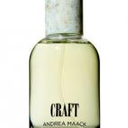 Si buscas perfumes nicho debes descubrir esta marca originaria de Isladia: Andrea Maack. Nos gusta el personalísimo perfume Craft (116 euros aprox.), un brebaje ahumado con madera de cedro y pachulí.