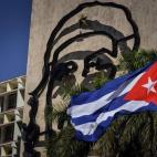 Las banderas a media asta en Cuba por la muerte de Fidel Castro.