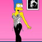 Con el famoso body de pecho cónico de Jean Paul Gaultier que vistó Madonna en sus conciertos.