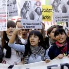 Aspecto de la manifestación convocada por el Sindicato de Estudiantes, para protestar contra la política de recortes y reformas del Ministerio de Educación, durante su recorrido desde la glorieta de Atocha a la Puerta del Sol.