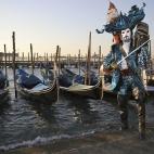 El Carnaval de Venecia tiene historia. Todo viene de una tradición de entre los años 1200 y 1700 que tenían los nobles de disfrazarse y mezclarse con el pueblo llano. Pero no fue hasta el siglo XVIII cuando el carnaval veneciano se convirtió...