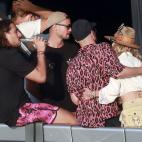 Fiestón de Elsa Pataky, Chris Hemsworth y Matt Damon en un yate en Ibiza.