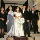 Su hija Sonsoles, periodista, estuvo casada con Pocholo Martínez Bordiú antes de la etapa televisiva de éste.