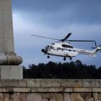 El helicóptero que transportará el féretro con los restos mortales de Francisco Franco hasta el cementerio de El Pardo-Mingorrubio, un Super Puma del Ejército del Aire, a su llegada al Valle de los Caídos.