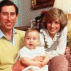 El padre del nuevo bebé, primer hijo del príncipe Carlos, heredero al trono británico, y la fallecida Diana de Gales.