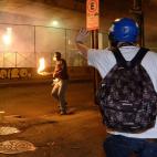 Protestas ciudadanas cerca del Palacio de Guanabara en Rio de Janeiro, producidas el pasado lunes 22 de julio. La Policía y los manifestantes antigobierno chocaron en las inmediaciones del Palacio, que acogía la ceremonia de bienvenida del Pap...