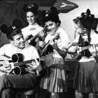 1955. El espacio Mickey Mouse Club debuta en la televisión estadounidense.