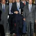 Rajoy a su llegada, junto al portavoz del grupo popular, Alfonso Alonso, y el presidente de la Cámara Alta, Pío García Escudero, entre otros.