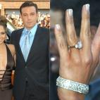 ¿Recuerdas a "Bennifer"? Jen presumió su anillo de compromiso, con un diamante rosado, en la premiere de "Daredevil" en febrero de 2003.