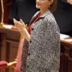 De visita de Estado en Francia, aplaudiendo el discurso del rey Felipe VI en la Asamblea Nacional