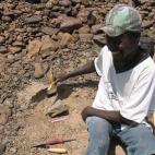Los arqueólogos que trabajaban en el noroeste de Kenia desenterraron las herramientas de piedra más antiguas del mundo, que datan de hace 3,3 millones de años. Tienen 700.000 años más que los artilugios más antiguos que se conocían hasta ...