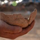 En Tel Aviv (Israel), los arqueólogos desenterraron numerosas piezas de cerámica —entre ellas, este fragmento de vasija— que datan del 3.500 a.C. Estos hallazgos indican que la ciudad acogió en algún momento una antigua fábrica de cerve...