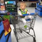 "Disfraces de Halloween en julio. La única manera de llevarle al supermercado en paz"