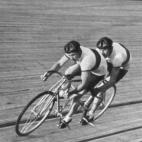 Esta prueba fue uno de los elementos clave del programa olímpico entre 1908 y 1972 y sigue teniendo cabida en los Juegos Paralímpicos. En la foto se ve a los alemanes Ernst Ihbe y Charly Lorenz, que se llevaron el oro en Berlín 1936.