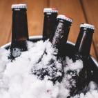 A diferencia de la cerveza rubia, que se bebe a 3º C, la cerveza negra se sirve a 6 º C, lo que permite apreciar mejor su sabor y su aroma.