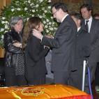 Rajoy junto a la hija de Carrasco.
