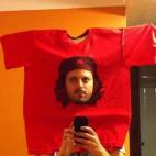 Hay un nivel aún superior: con camiseta de camiseta, como esta de The Onion de Che Guevara con camiseta de Che Guevara