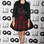 Zu den "GQ Men of The Year Awards" kam Emma Watson mal wieder in einer lässigen Lederjacke.