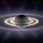Una vista de la tierra desde Saturno