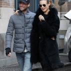 Levine pasea junto a su pareja, la modelo Behati Prinsloo
