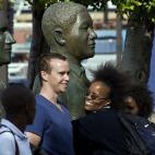 Son decenas las estatuas de Mandela en el país africano, esta está en Ciudad del Cabo.