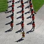 Miembros del ejército, en los exteriores de Windsor antes de que saliera el cortejo fúnebre.