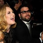 Adele hizo público su romance con Simon Konecki -de 38 años, divorciado y fundador de la ong británica Drop4Drop- el pasado enero. La cantante dio a luz hace semanas al primer hijo de la pareja. Konecki tiene una hija  de cinco años de su pr...