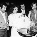 Rocío Jurado y Pedro Carrasco en el bautizo de su hija Rocío en 1977.