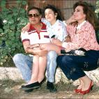 Rocío Carrasco junto a sus padres en 1990.