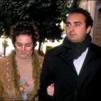 Rocío Carrasco y Fidel Albiac paseando por Sevilla en 2001.