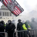 Manifestantes en el Capitolio.