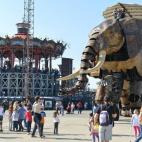 Las dos atracciones estrella de Las Máquinas de la Isla son el Gran Eelefante, de 12 metros de altura, y el Carrusel de los Mundos Marinos, de 25.