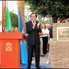 Inauguración de la avenida Julio Iglesias en Marbella en 2002.