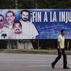 Un juzgado de Miami declara culpables de espionaje a cinco cubanos, conocidos como el Grupo de los Cinco, que permanecían encarcelados desde 1998. Sus abogados defensores alegaron que se encontraban en EEUU recogiendo información sobre posible...