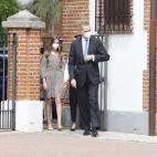 Felipe VI llegando con la princesa Leonor a su confirmación.