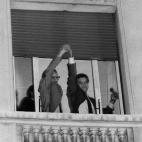 Triunfo socialista y sus celebración en el hotel Palace. En la imagen, Felipez González y Alfonso Guerra.