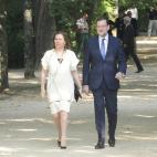 Rajoy llega junto a su esposa, Elvira Fernández.