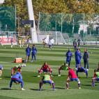 MADRID, SPAIN - OCTOBER 04: Team of Real Madrid and Team of FC Barcelona warm up prior the game during the Primera Division Feminina match between Real Madrid and Barcelona at Valdevebas Real Madrid Sports Center on October 04, 2020 in Madrid, S...