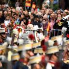 Spain´s King Felipe VI (R) salutes soldiers next during the Spanish National Day military parade in Madrid on October 12, 2019. (Photo by OSCAR DEL POZO / AFP) (Photo by OSCAR DEL POZO/AFP via Getty Images)