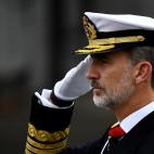 Spain´s King Felipe VI salutes during the Spanish National Day military parade in Madrid on October 12, 2019. (Photo by OSCAR DEL POZO / AFP) (Photo by OSCAR DEL POZO/AFP via Getty Images)