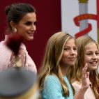 (FromL) Spain´s Queen Letizia, princess Sofia and princess Leonor arrive to attend the Spanish National Day military parade in Madrid on October 12, 2019. (Photo by OSCAR DEL POZO / AFP) (Photo by OSCAR DEL POZO/AFP via Getty Images)