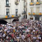 Unas 6.000 personas se han concentrado ante la delegación de la Generalitat de Catalunya en Girona