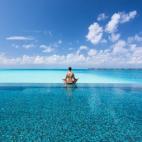Dicen que en Maldivas se puede ver la gama completa de tonos de azul y todos ellos están al alcande del resort Conrad Maldives Rangali Island. Este lujoso complejo de cinco estrellas conecta dos islas y ofrece una experiencia única en medio de...