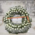 Una corona de flores depositada en memoria de los caídos durante la invasión alemana de Bélgica.